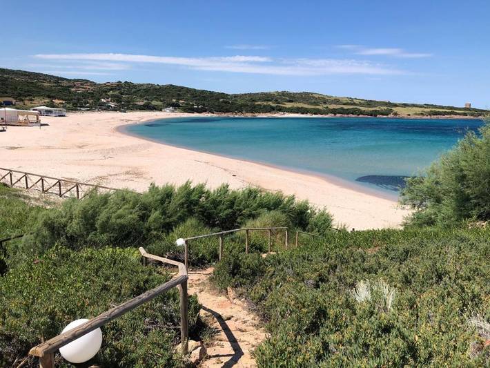Appartamento per 3 persone, con Balcone e Terrazza nonché Panorama a Isola Rossa