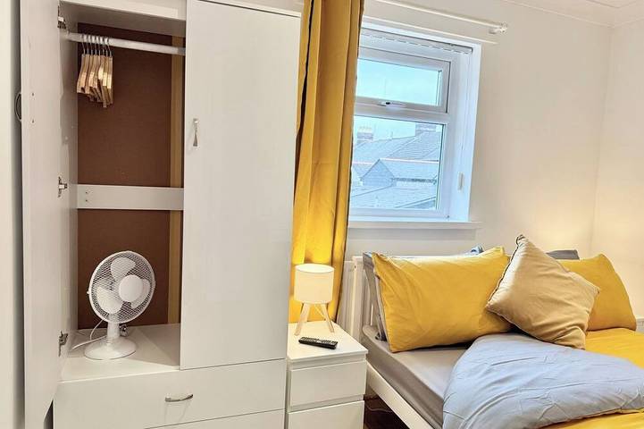 Stylish 3 bed house near city centre - Sleeps 8 in Cardiff, Cardiff und Umgebung