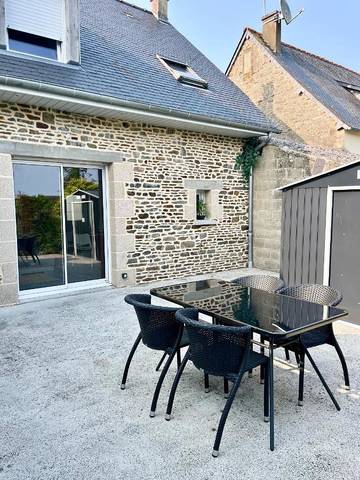 Gîte pour 4 personnes, avec terrasse à Saint-Georges-de-Gréhaigne