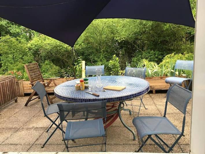 Location de vacances pour 9 personnes, avec jardin ainsi que vue et piscine à Oullins - 4