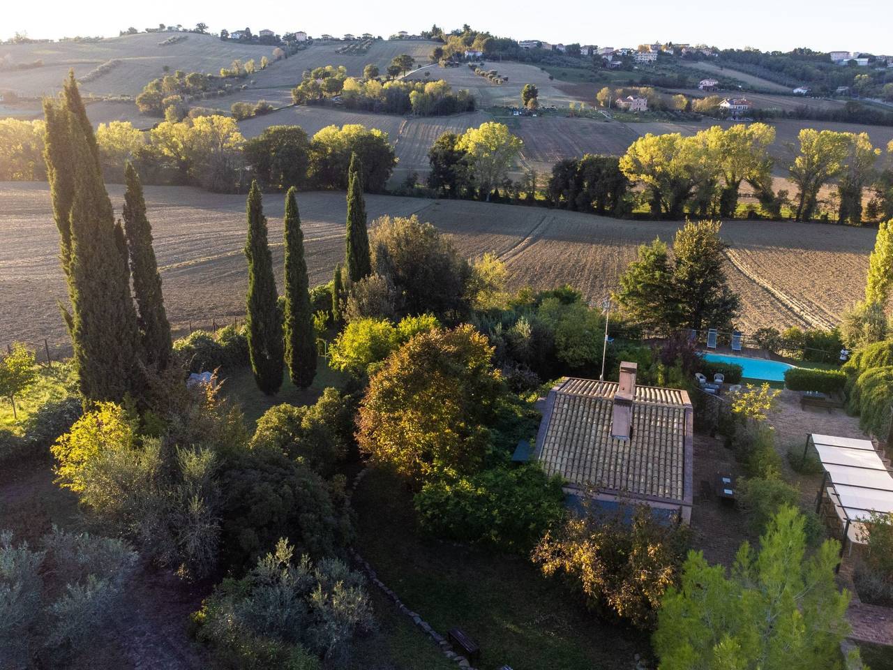 "Haustierfreundliches 'Cottage Glicini' mit Pool und Aussicht in Ostra, Ancona Provinz