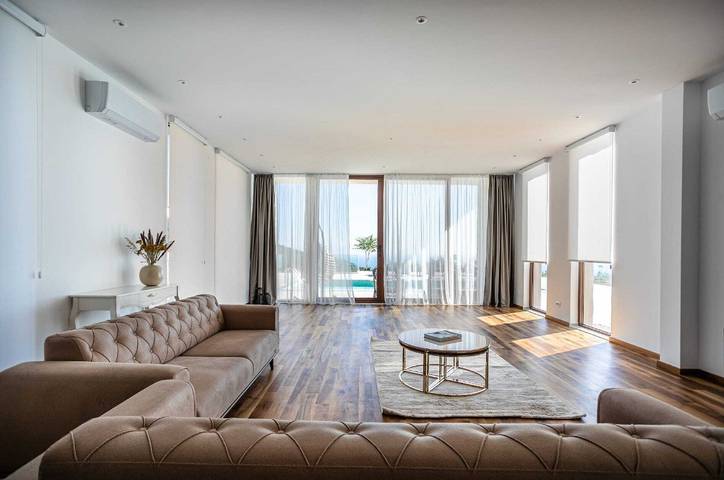 Villa für 10 Personen, mit Pool und Sauna sowie Garten in Montenegro - 4