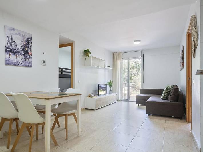 Holiday letting for 6 people, with Balcony/Terrace and Garden as well as Pool in Castelldefels