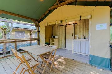 Camping pour 2 Personnes dans Saint-Martial-de-Nabirat, Périgord Noir, Photo 2