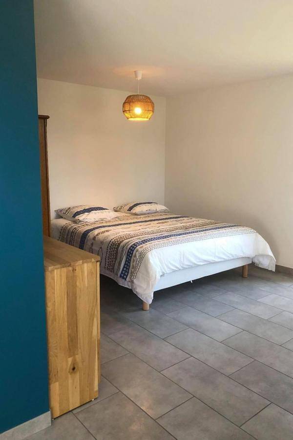 Gîte pour 2 personnes, avec jardin dans Droiturier - 3