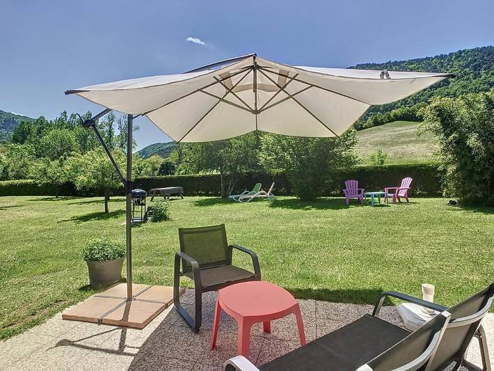 Location de vacances pour 3 personnes, avec terrasse ainsi que vue et jardin, animaux acceptés à La Canourgue - 2