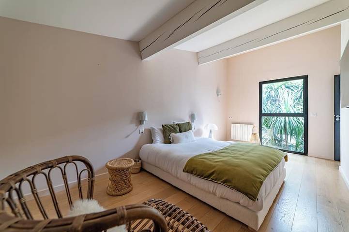 Location de vacances pour 6 personnes, avec terrasse ainsi que jardin et jacuzzi, animaux acceptés à Clarensac - 3