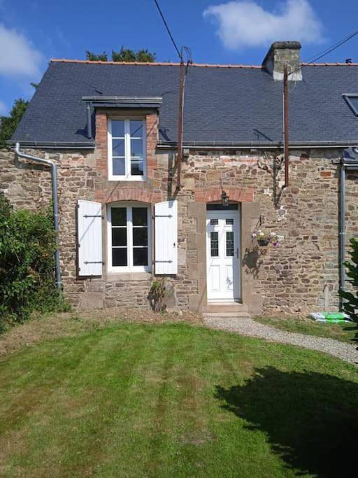 Location de vacances pour 3 personnes, avec Jardin à Saint-Malo-des-Trois-Fontaines