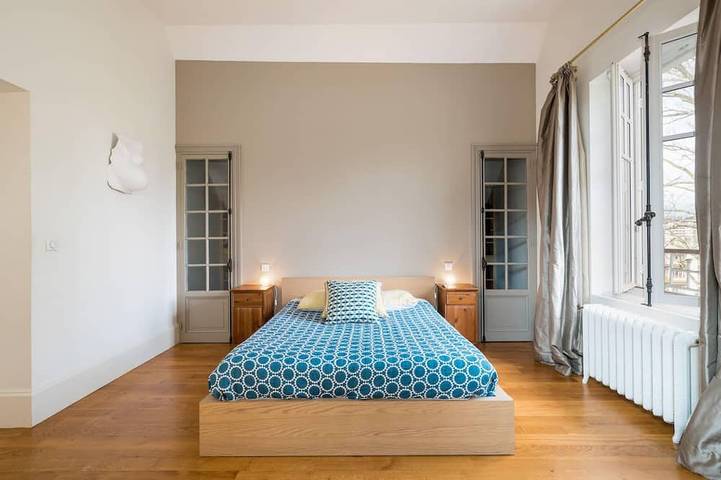 Location de vacances pour 12 personnes, avec jardin à Tassin-la-Demi-Lune - 2