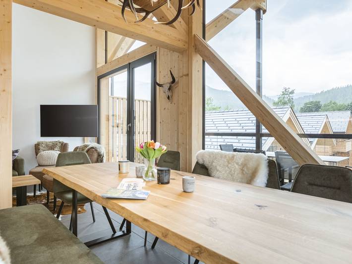 Ferienwohnung für 12 Personen, mit Balkon/Terrasse und Balkon sowie Terrasse und Garten