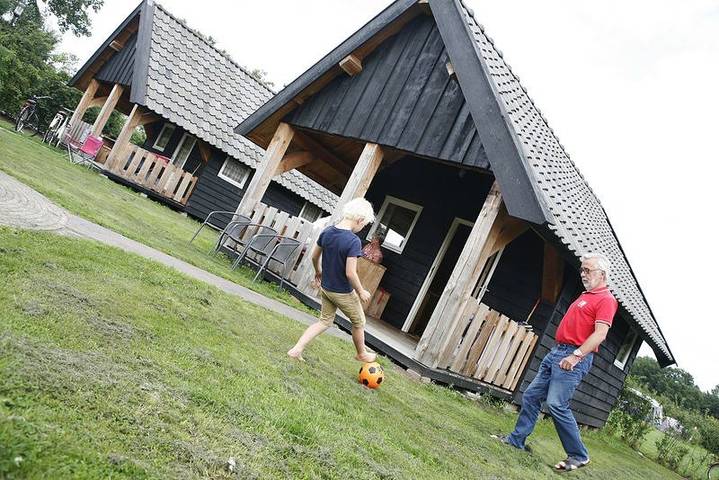 Ferienhaus für 18 Personen, mit Terrasse und Kinderpool sowie Pool in den Niederlande - 2