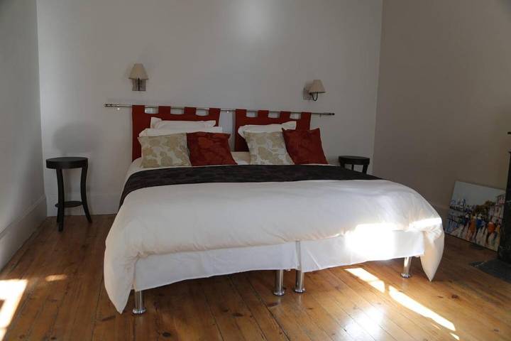 Gîte pour 6 personnes, avec terrasse à Écos