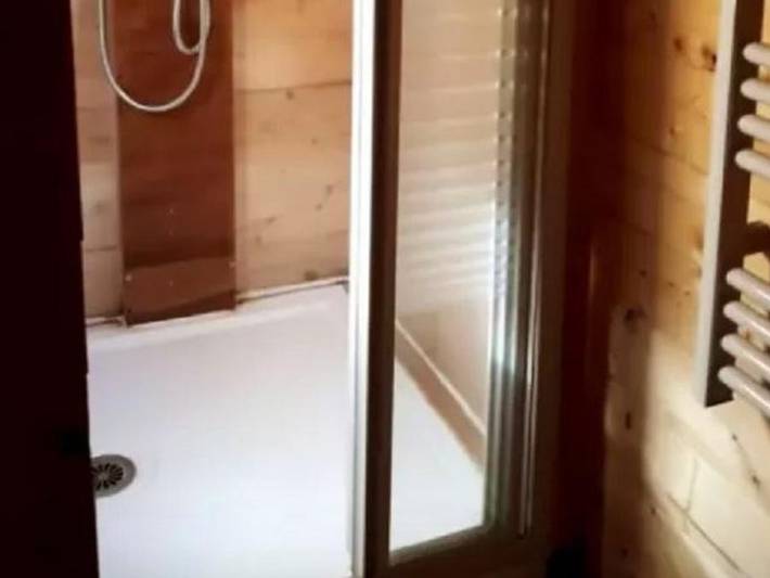 Camping Le Vallon du Luberon - Chalet 4 personnes - Chalet Cerisier 2ch 4 pers in Bonnieux, Parc naturel régional du Luberon