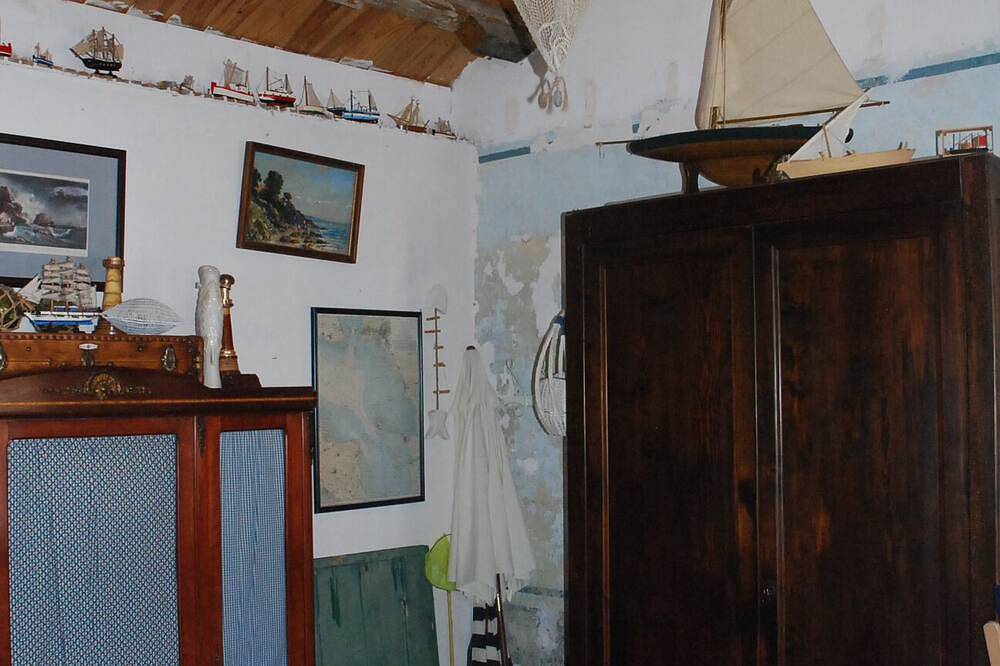 Maison au cœur de l île d Aix, proche océan, 2 chambres, 6 couchages in Île-d'Aix, Région de Rochefort