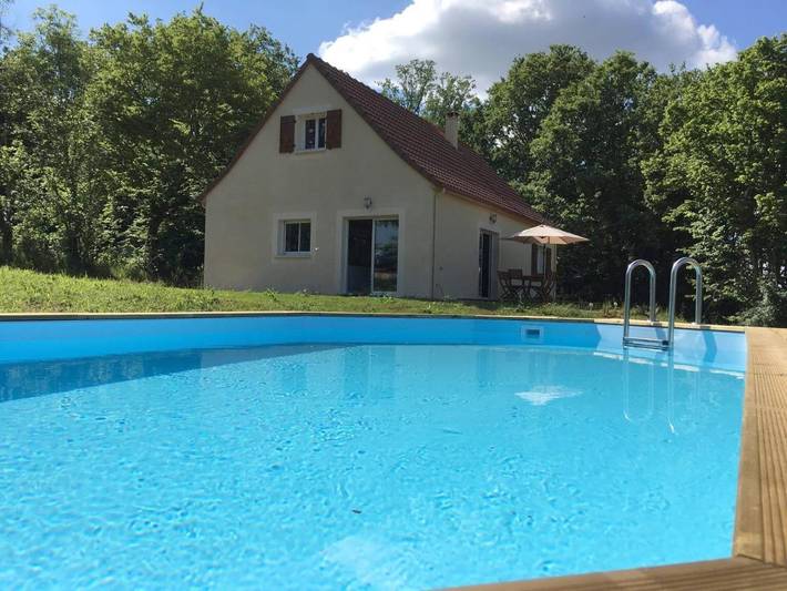 Location de vacances pour 7 personnes, avec piscine ainsi que vue et jardin à Payrac - 2