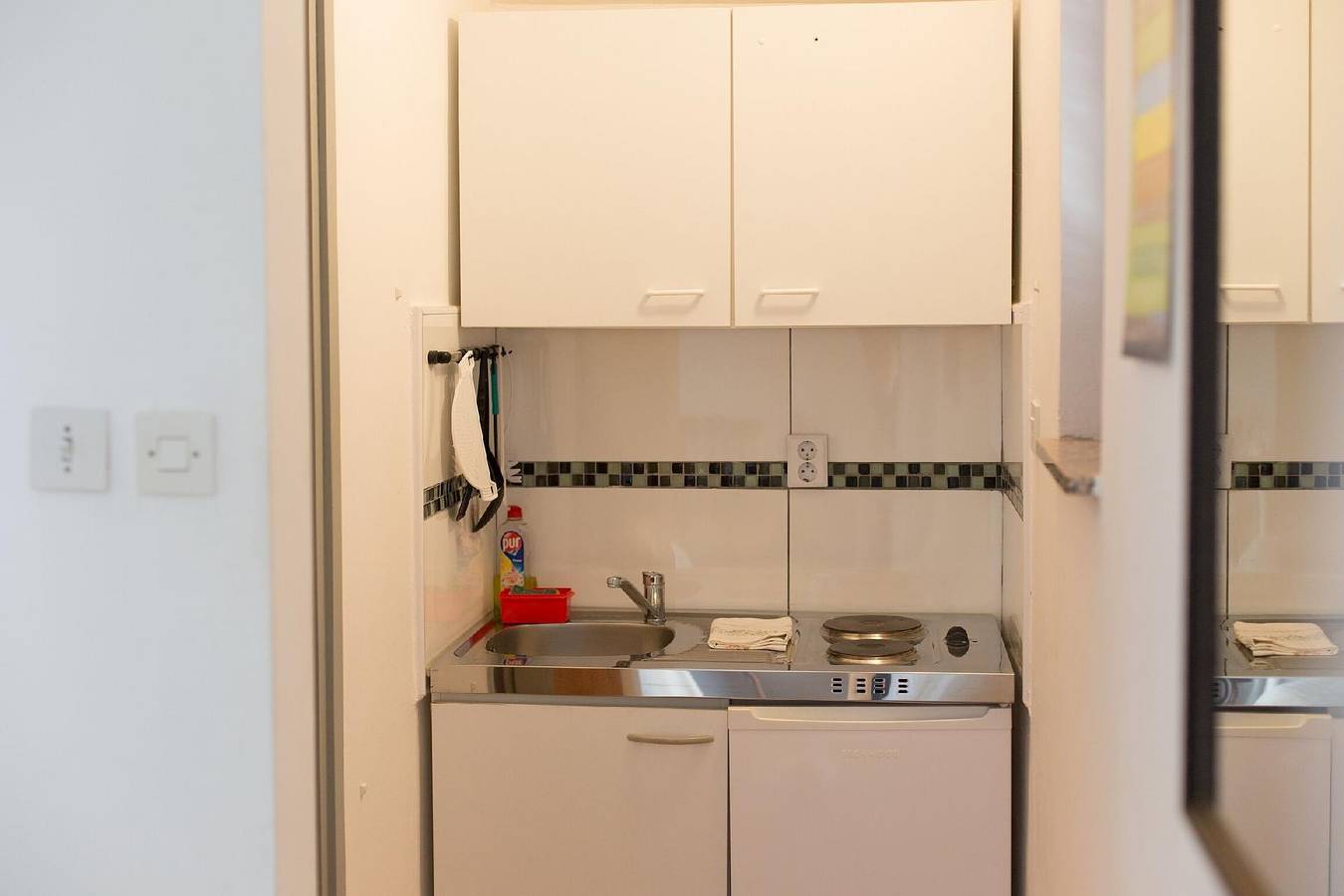 Geheel vakantieappartement, Holiday apartment "Vlatko1" directly on the beach in Punat, Krk