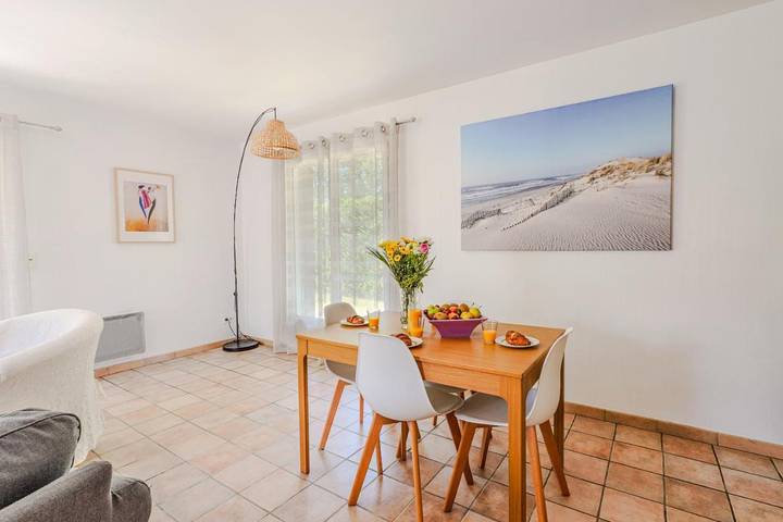 Location de vacances pour 5 personnes, avec terrasse et jardin à Luglon - 2