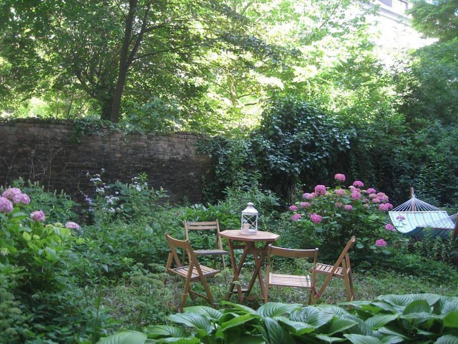 Apartamento inteiro, Your sunny, central and quiet home with garden in Viena, Danúbio Baixa Áustria