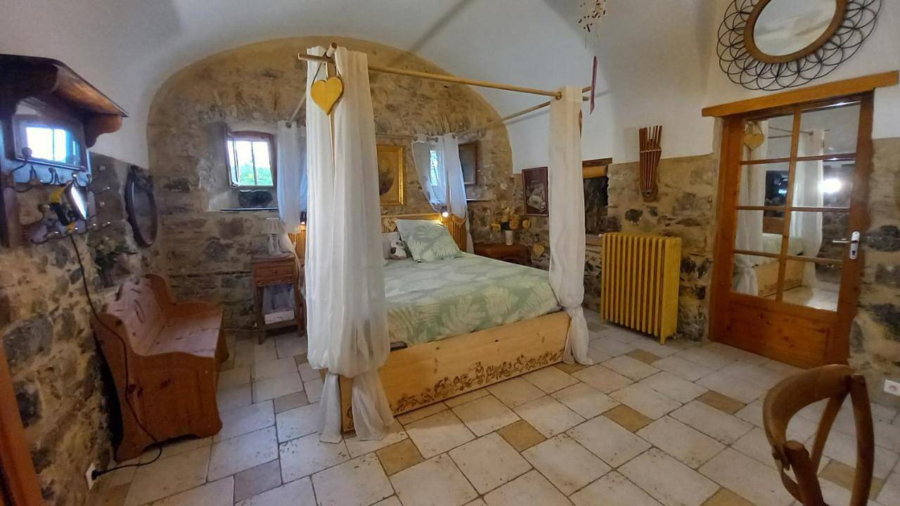 Appartement entier, La Libellule, piscine, climatisation, wifi, vue ,jardin ,parking in Le Vigan, Parc national des Cévennes