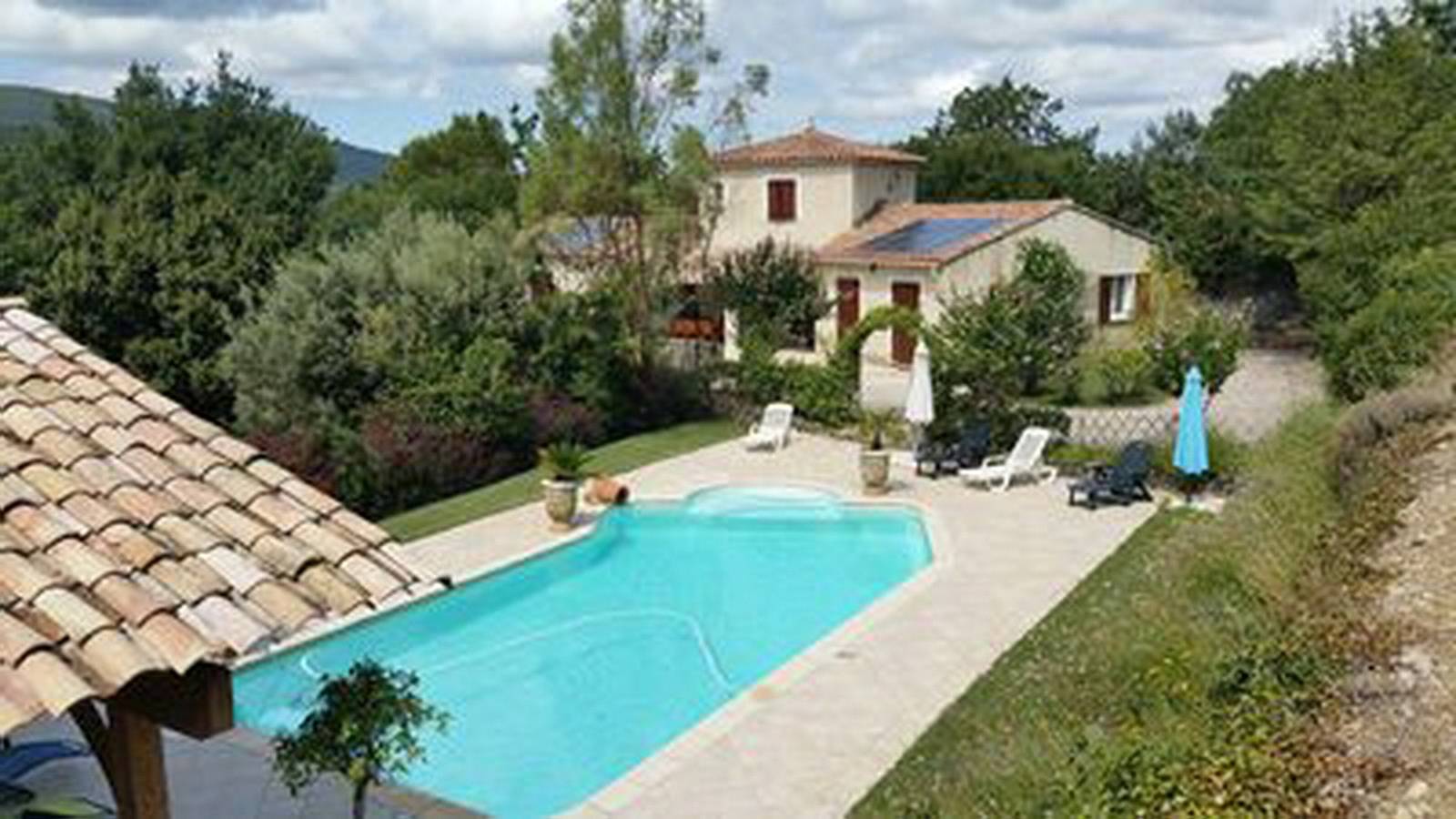 Villa encantadora en Malaucène con piscina privada in Malaucène, Parque natural regional del Mont Ventoux
