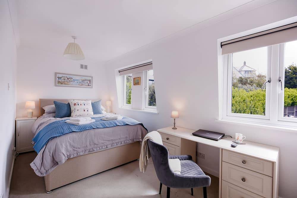 St Anthony Cottage -  a holiday home that sleeps 6 guests  in 3 bedrooms in St Mawes, Cornwall