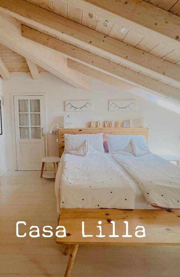 Gîte pour 4 personnes, avec vue ainsi que terrasse et vue sur le lac à San Gregorio