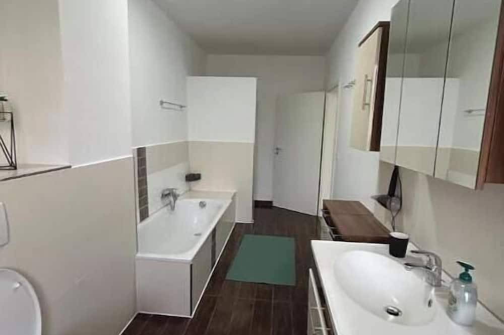 Ganze Wohnung, Apartment mit Balkon am Hbf + Amazon Prime in Hamm, Ruhrgebiet