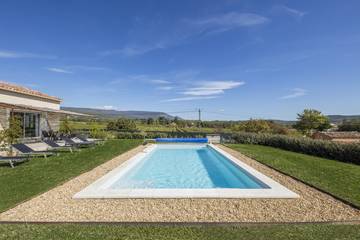 Cottage pour 5 personnes, avec terrasse ainsi que piscine et jardin à Saint-Saturnin-lès-Apt