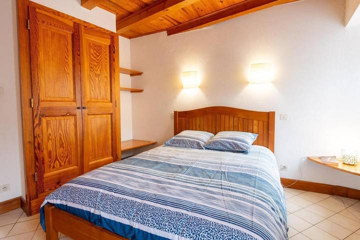 Location de vacances pour 3 personnes, avec terrasse dans Cubières - 3