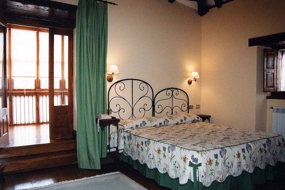 Casa de Campoo jusqu'à 33 personnes in Naveda, Hermandad de Campoo de Suso