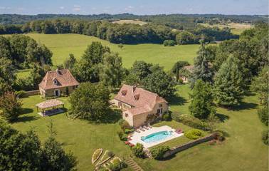 Gîte pour 9 personnes, avec terrasse à Douville
