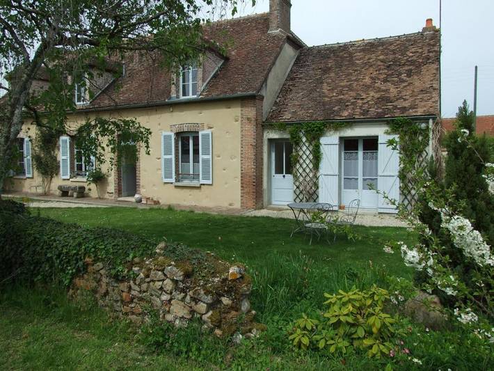 Gîte pour 4 personnes, avec vue et jardin à La Villeneuve-au-Châtelot