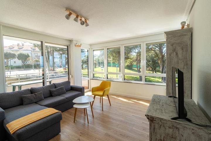 Apartamento para 6 personas, con Balcón además de Terraza y Vistas en Loredo