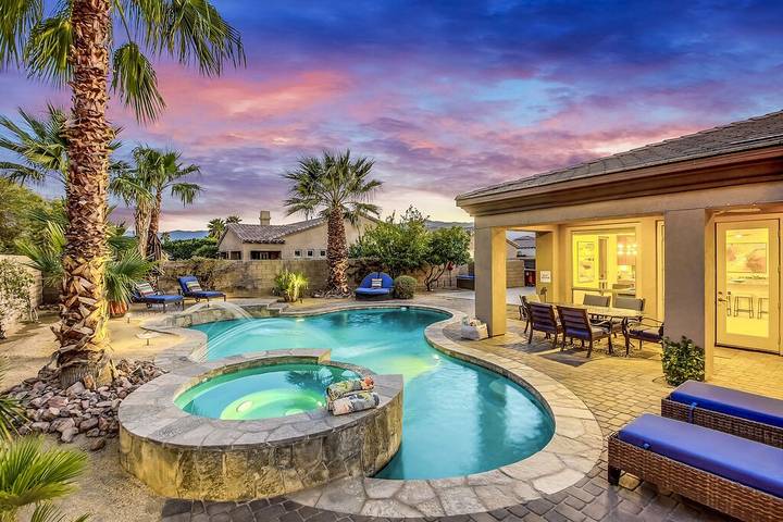 Vacation rental for 14 people, with hot tub and garden, with pets in Indio (CA)