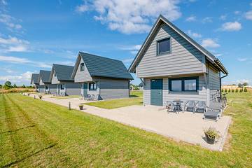 Ferienhaus mit Meerblick für 6 Personen, mit Garten und Ausblick sowie Sauna und Terrasse in Polen