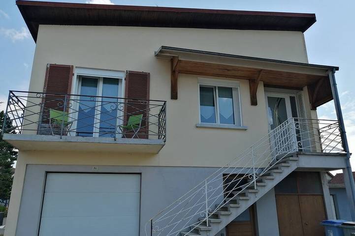 Maison de ville 70m2 avec literie de qualité. in Champagnole, Jura Francais