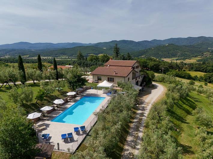 Agriturismo per 4 persone, con giardino e piscina nonché panorama in Anghiari