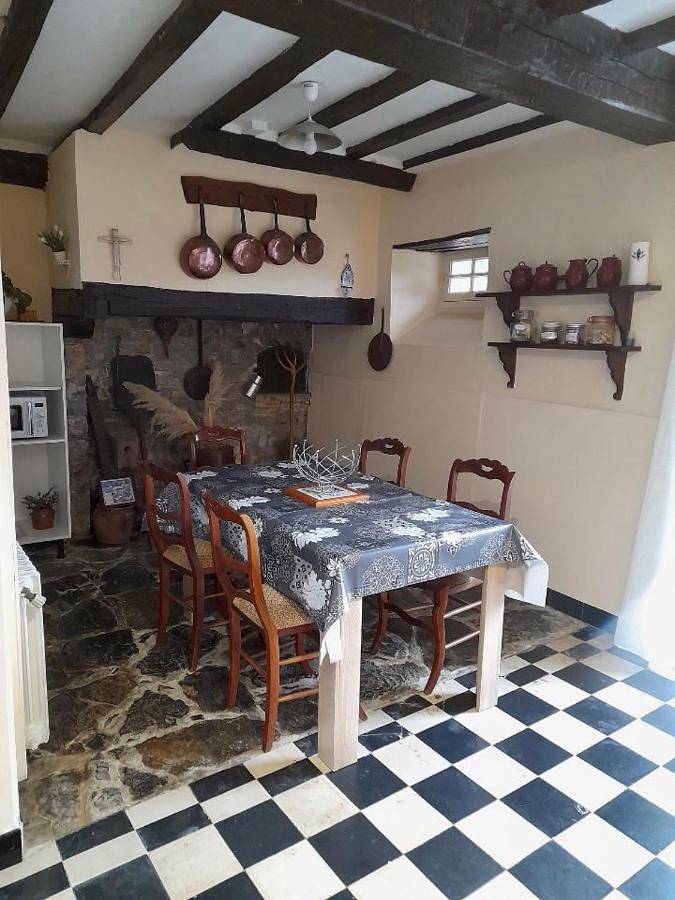 Location de vacances pour 4 personnes, avec jardin ainsi que terrasse et vue à Eysus - 3