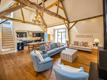 Vacation Rental for 8 Guests in Great Shefford, West Berkshire, Picture 1