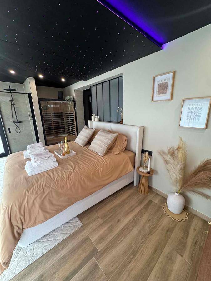Chambre d’hôte pour 2 personnes, avec Jacuzzi ainsi que Terrasse et Sauna à Couvin - 2