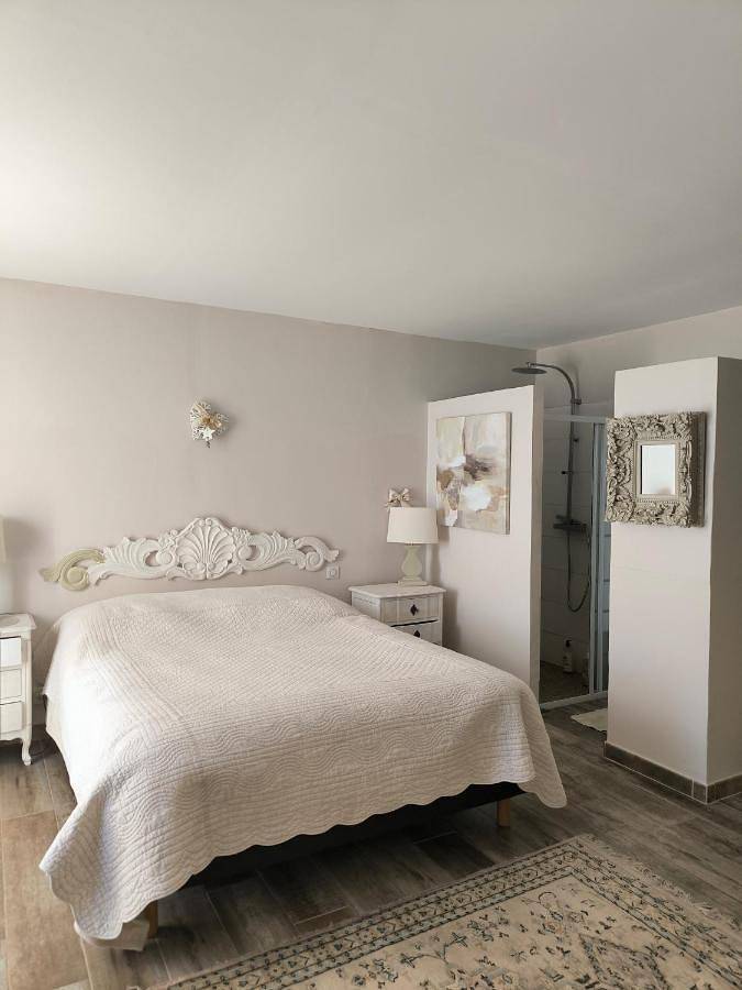 Location de vacances pour 7 personnes, avec terrasse ainsi que vue et piscine à Ceyreste - 2