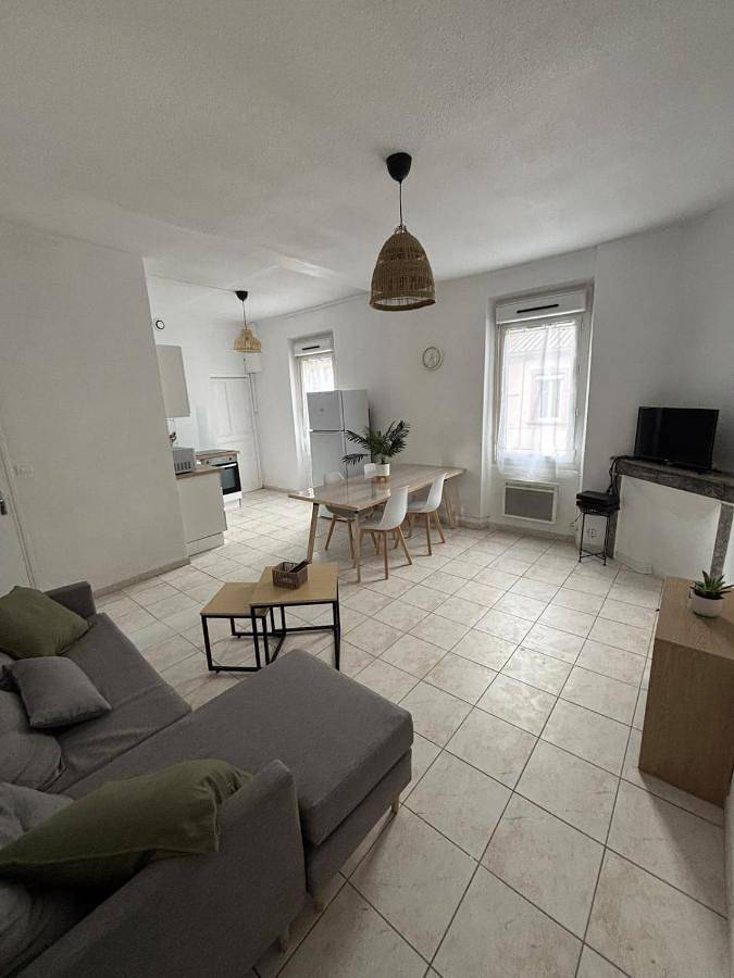 Appartement entier, Two-Bedroom Apartment in Le Teil, Privas (arrondissement)