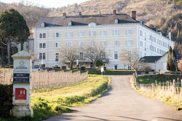 Hôtel pour 4 personnes, avec jardin et vue à Mauléon-Licharre