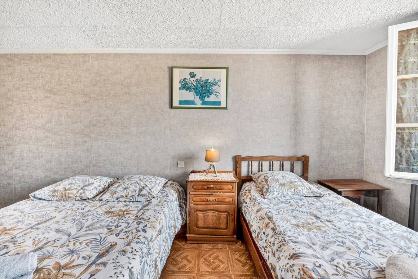 Bed & Breakfast „Chambre Verte“ mit Bergblick, Gemeinschaftsterrasse und Wlan in Beaujolais