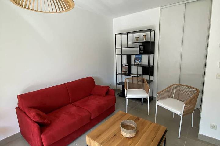 Gîte pour 2 personnes, avec jardin et terrasse dans Plage Des Capucins La Ciotat - 4