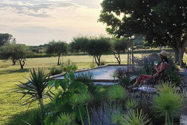 Gîte pour 4 personnes, avec Jardin et Piscine à Modène