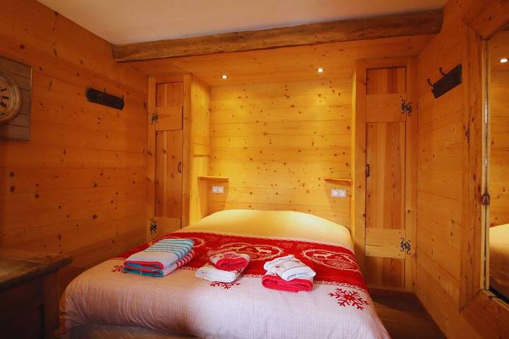 Chalet à Vars – Jacuzzi, sauna, hammam, vue sur montagnes et pistes de ski in Vars (station de ski), Vars