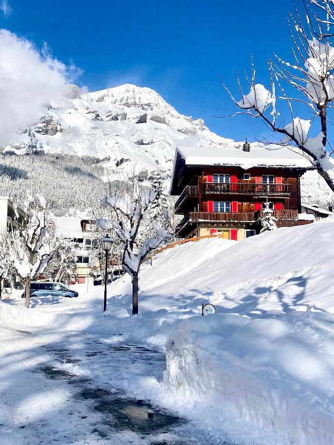 Hütte für 9 Personen, mit Ausblick und Garten, mit Haustier in Leukerbad