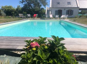 Cottage pour 2 personnes, avec piscine et jardin à Locmaria