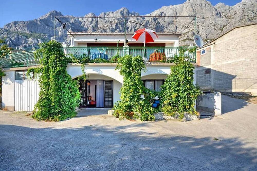 Apartamento entero, Sun terrace with sea view, free parking near the beach in Makarska, Rivera de Makarska